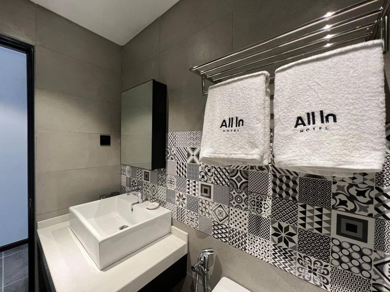 All In Hotel Kangar Exterior photo