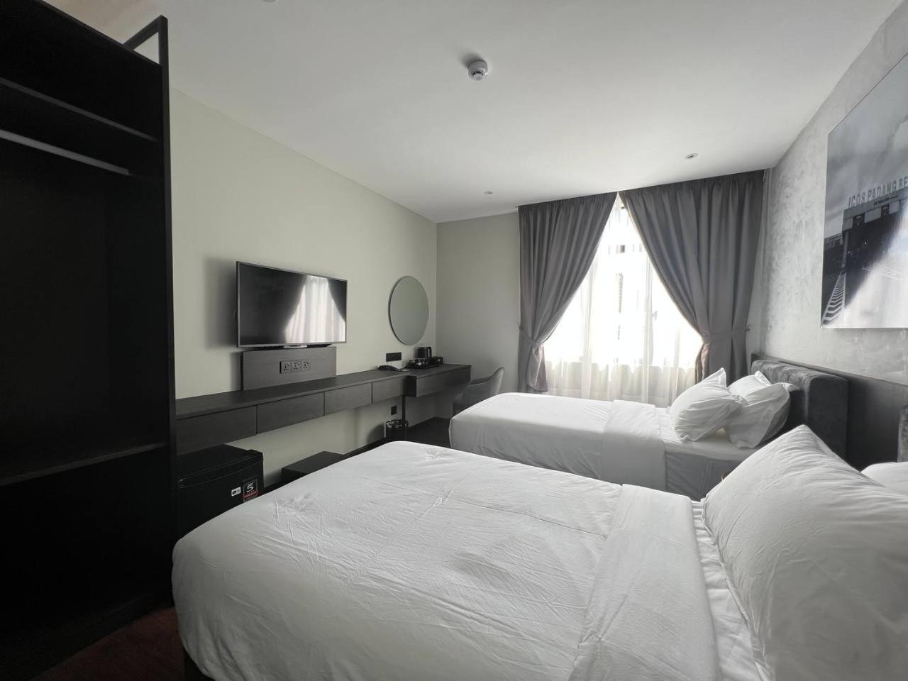 All In Hotel Kangar Exterior photo